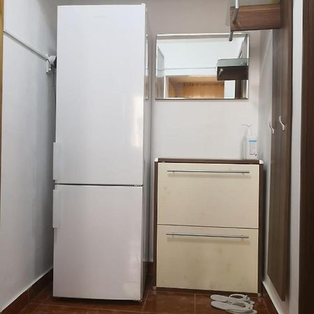 Apartament Cu Doua Camere Targu Jiu Bagian luar foto